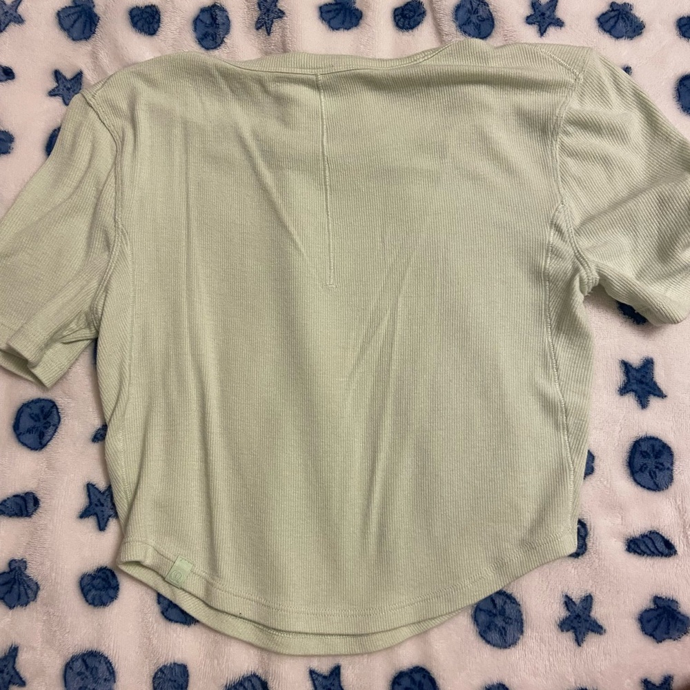 Lululemon green mesh workout top